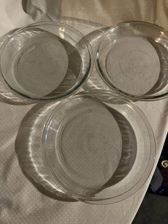 CLEAR GLASS PIE PLATE (UNMARKED MANUFACTURER) 9" .75 QT 1