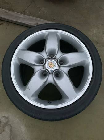 Porsche wheel 1
