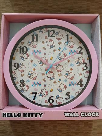 Hello Kitty wall clock 1