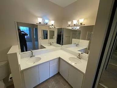 $1,450 / 2br - 904ft2 - Modern Master Suite with Upgraded Bathrooms & In-Unit Laundry (San Diego)63657108663297124