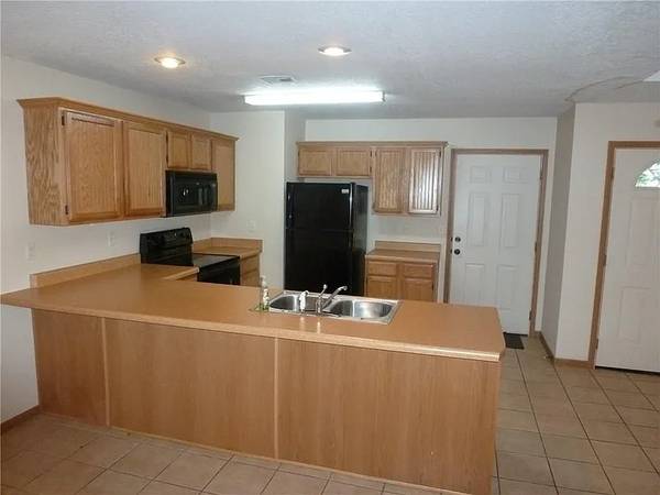 $1395.00 / 3br - 1395ft2 - Duplicate of Spacious 3 Bed/2 Bath Duplex in Siloam Springs - $1395/mo64037557150594123