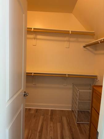 $850 / 4br - 244ft2 - Nice furnished room (apex)63685979097603123