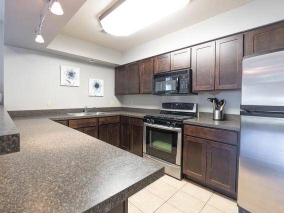 $1,408 / 3br - 1200ft2 - Bark Park & Play Park, Refreshing Swimming and Wading Pools63989076068994120