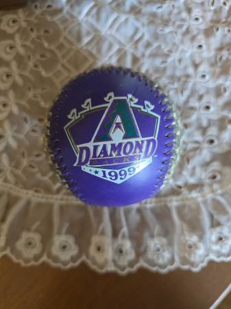 Diamondbacks commemorative baseball 1