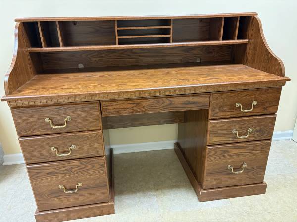 Vintage style wooden desk 1