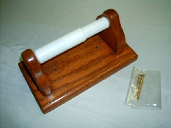 WOODEN OAK TOILET PAPER HOLDER 1