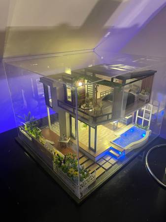 Mnoature model house, hand built. 1