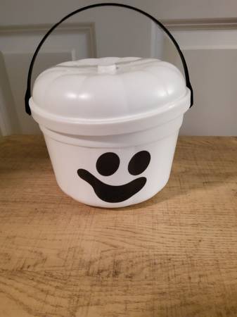 Mcdonald's 1990 White Ghost Halloween Happy Meal Pail 1