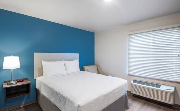 $1,599 / 1br - Monthly Special - Check In Today - No Lease, No Deposit, No Worries! (991 E Lake St, Addison, IL)63902943434115123