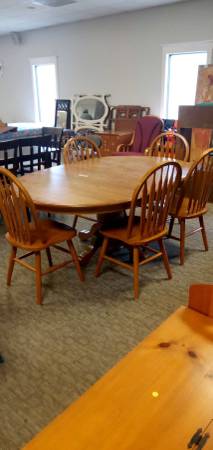 Dining room table with chairs - $350 (Dothan)63440435551107120