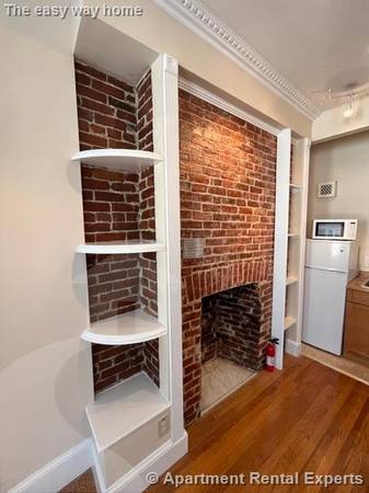 $2,725 / 1br - --- Sun Filled 1 Bed -- 5 Mins to the T -- Heat Incl - October 15th (Central Sq.)63699196406401124