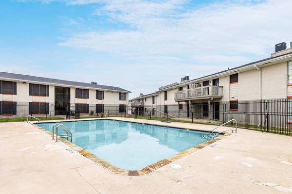 $1,449 / 3br - 1250ft2 - Leasing Office, Walk-In Closet, Patio or Balcony63796578785409122