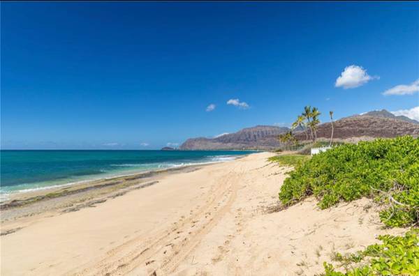 $2500.00 / 1br - 711ft2 - Beach Front hidden treasure63939528857347121