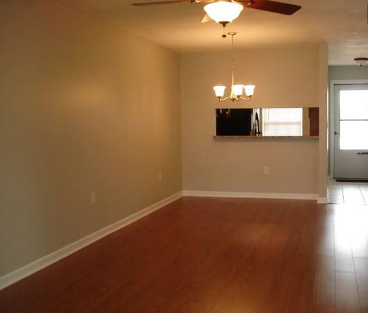 $1,000 / 2br - 960ft2 - Available Now! 2-bedroom, 2-bath home (New Port Richey)63991086708099123
