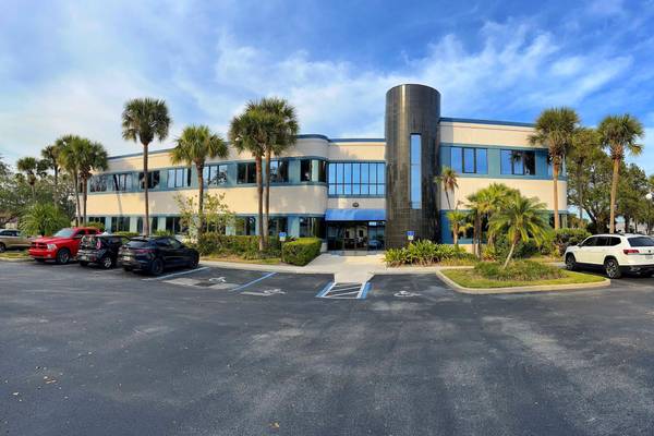 $33 🚨 Espacio de Oficina Privada Disponible – ¡Ubicación Privilegiada en Fort Pierce! 🚨 (Fort Pierce)63799909291779120