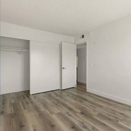 $2,220 / 2br - 900ft2 - On-Site Management, Laundry Facilities, Cable Ready (San Ysidro)63865814710915121