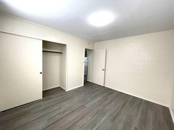 $1,600 / 1br - 450ft2 - 2615 KAAHA ST - PLANTA BAJA DE 1 DORMITORIO (university)63686691493377124