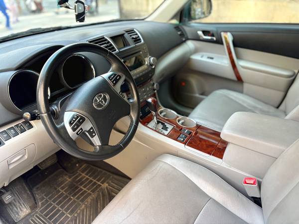 2012 Toyota Highlander Limited - $2,20063614037776513122