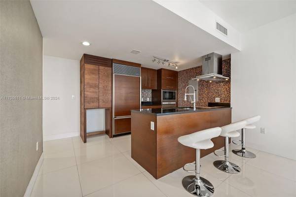 $5,000 / 2br - 13000ft2 - ICON RRICKELL TWO BEDROOM (ICON BRICKELL)63906439810947121