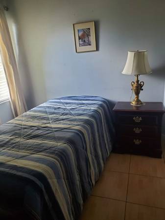 $556 / 4br - Baño privado con habitación lista para mudarse (Burlingame, CA)63824143775235120