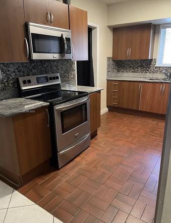 $3,940 / 4br - 4/2 house available for rent- we accept section 8 (North Miami)64049277682049123