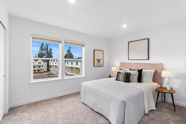 $2,999 / 3br - 1745ft2 - Vida cómoda. ¡Ubicación conveniente, espaciosa con 3 habitaciones y 3.5 baños! (Oregon City)63672636815617124