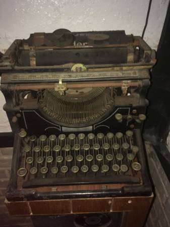 Typewriter Antique 1