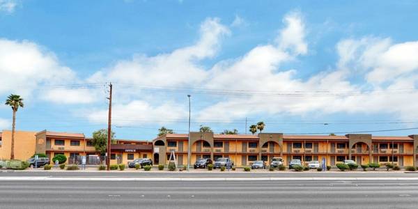 $372 Rent by the week or month, Laundry facilities, Studio/1B63907025432963121