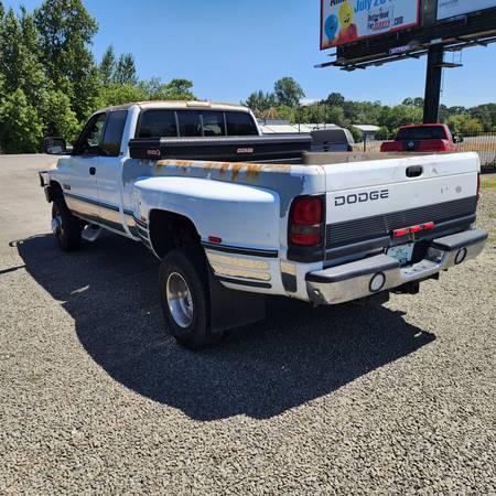 1997 Dodge Ram 3500 12 Valve 5 Speed 4x4 - $14,500 (JUNCTION CITY)63470220904577124