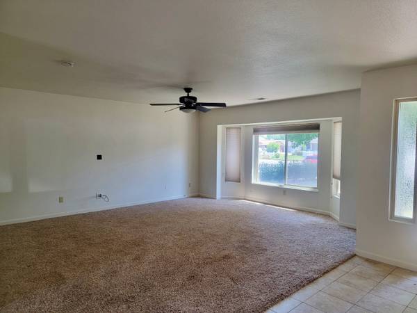 $2150.00 / 4br - 1753ft2 - Spacious 4 Bed/2 Bath Single Family Home in Redding - Available now -63175259243651121