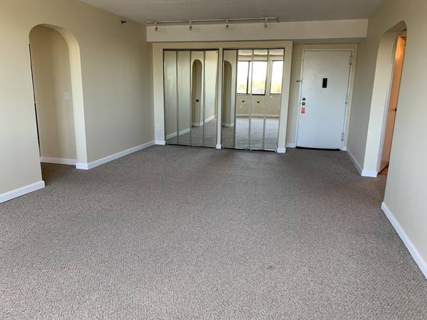 $3,300 / 2br - 903ft2 - Bright Coolidge Corner – Heat, Hot Water & Pool Incl. - Available Now (Brookline)64167984213634121