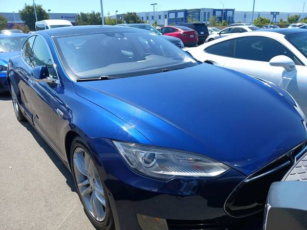 2015 Tesla Model S 85D / Carga rápida transferible gratuita / Título limpio - $15.995 (Gardena)63507643861891122