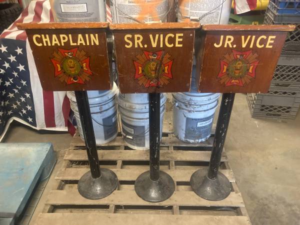 3 VFW Podiums 150.00 --GAR 1