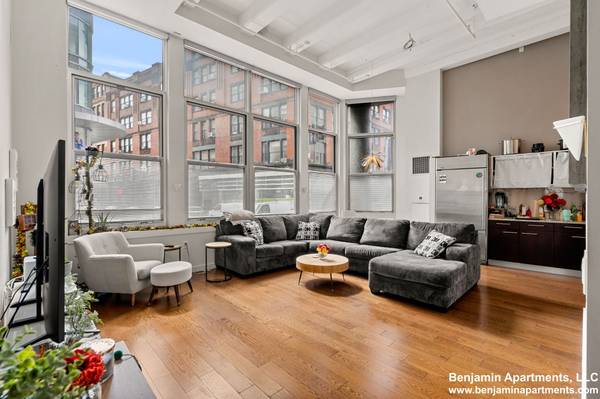 $3,850 / 2br - ~NO Broker Fee!~ Spacious 2BR Loft w central AC & In-Unit Laundry! (Financial District)63996690808451120