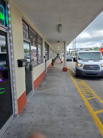 $2,600 / 1200ft2 - Beautiful Storefront For Rent On Pembroke Rd. (Pembroke Pines / Miramar)64051006929538124