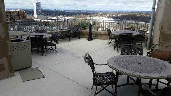 $3,500 / 2br - 1300ft2 - Suite de lujo de 2 dormitorios, estacionamiento para 3 autos, centros comerciales y restaurantes de alto nivel (Tysons Corner, VA)64040030109827122