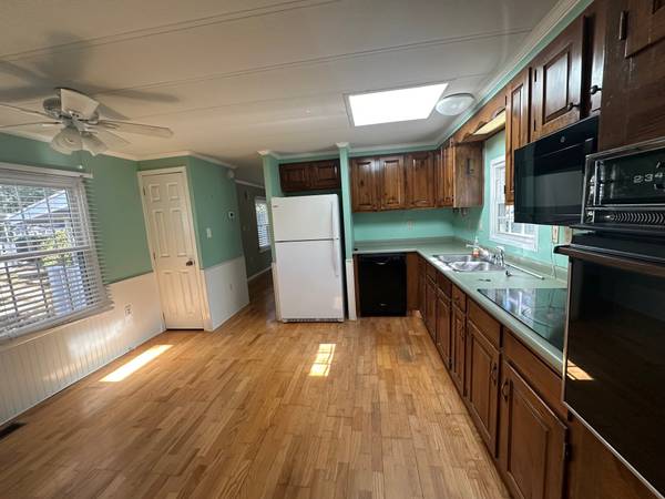 $190,000 / 2br - 1008ft2 - Beautiful Manufactured Home for Sale, Farmwood Village, Sun Community (Dover, NH)63986778515202122