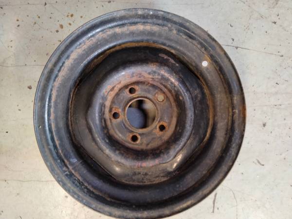 Used 15 inch trailer spare rim. 5 lugs. 4.5 hole pattern. 1