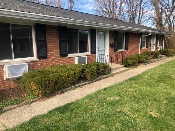 $800 / 2br - 0700ft2 - Nice Senior Apartment (College Hill)63974475116162120