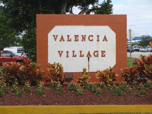 $2,375 / 2br - $2375 AWESOME 2B/2.5B IN VALENCIA VILLAGE (DAVIE)64051003291394121