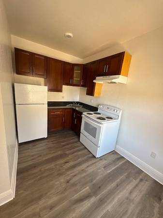 $1595.00 / 420ft2 - Kensington Garden Studio/1bath. AVAILABLE NOW!63667958856833123