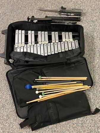 Kaman Xylophone Complete Package with extras and books 1