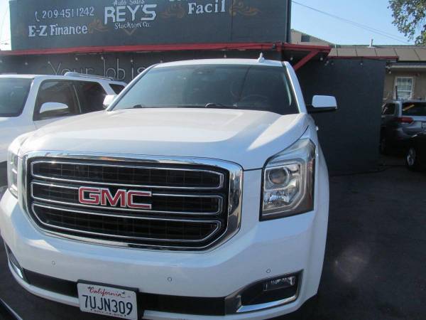 2017 GMC Yukon SLT 4x4 4 puertas SUV - $24,500 (+ Reys Auto Sales 2)63498961823233121