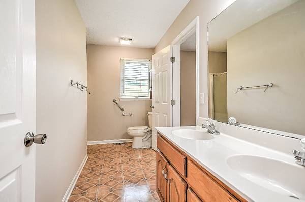 $1500.00 / 2br - 1116ft2 - Modern 2 Bed, 2.5 Bath Unit in Mount Caramel | $1500/mo | Available 1063915584522370123