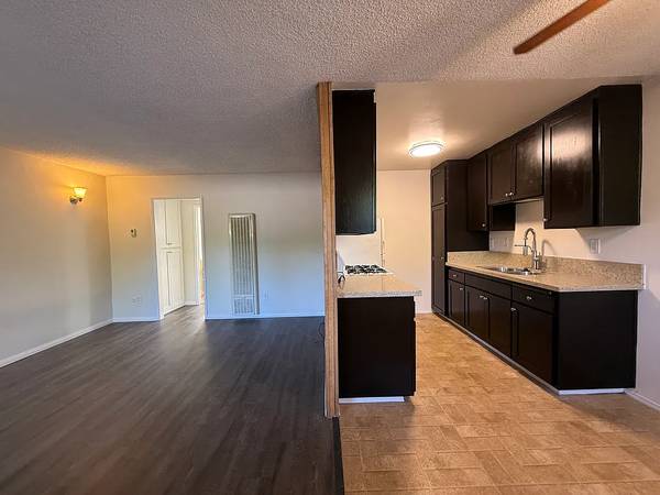 $930 / 1br - A very desirable apartment in a gated apartment 2269 Felspar St (San Diego)63954709254403124