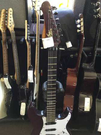 JUICY GUITARS SSS-026 PLUM GUITAR (NO CASE) - $500 (Escondido)63471474934401122