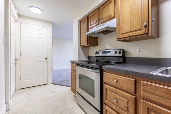 $1,099 / 2br - 182 West Warrington #1--- 2 Bedroom, 1 Bathroom--- Available Now!64013204559746124