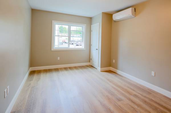 $4,600 / 3br - Waltham 3 Bed/3.5 Bath Townhouse | Near Waltham Station63620195250947124