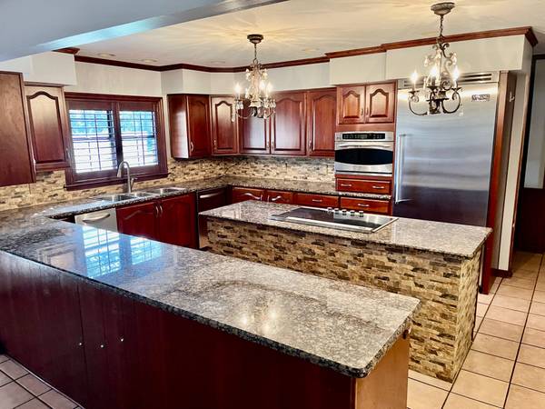 $4,400 / 4br - 3333ft2 - PLEASANT 3333 Square Foot Dade City (4BR/3.5BA/Oversized 2 Car Garage) (Dade City)63980539546626120