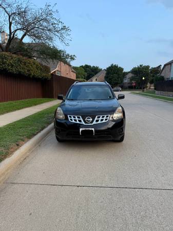 2015 Nissan Rogue with backup camera 1
